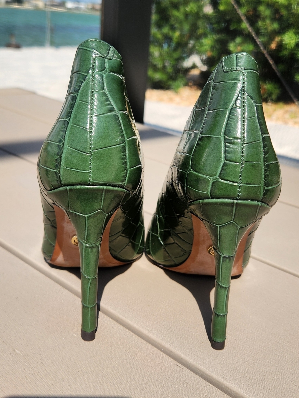 Micheal Kors Women's Green Pointed Toe Pump - Picture 3 of 7